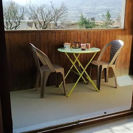 Agreable A Deux Pas Du Plan D'eau Embrun